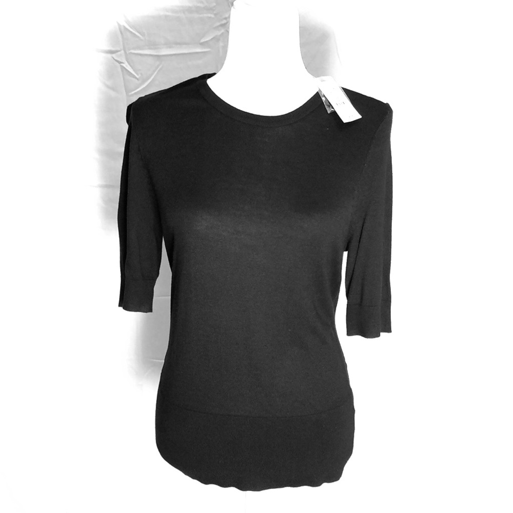 Soft fitted black sweater